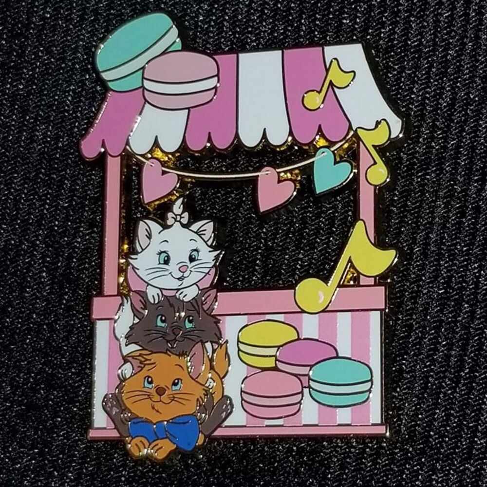 Disney Aristocats Pin Cats & Dogs Booth Stand Macaron Marie Berlioz Toulouse